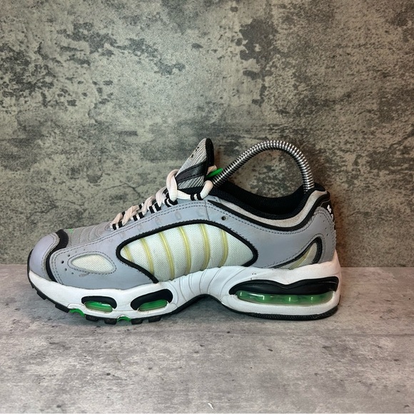 Nike Air Max Tailwind 4 'Wolf Grey Green' Sneakers Womens sz 7.5 - grey/green - Picture 3 of 6